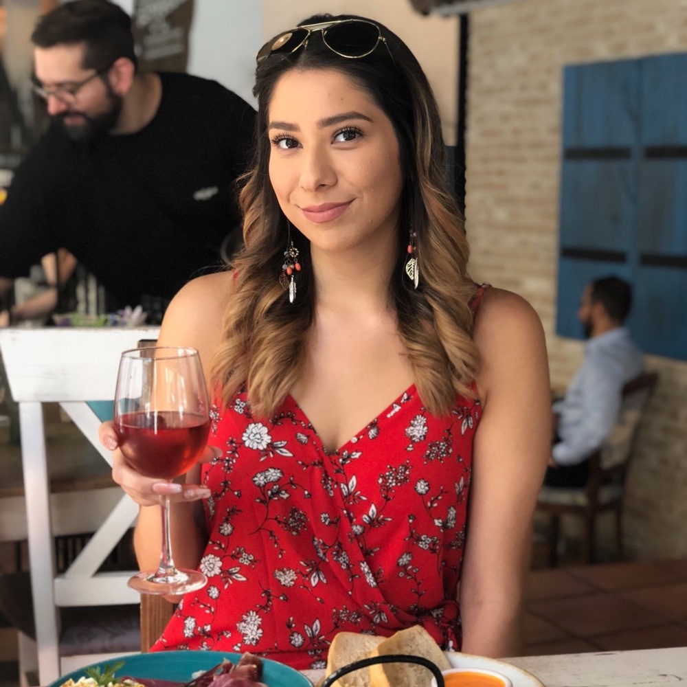 Meet your Posher, Esmeralda